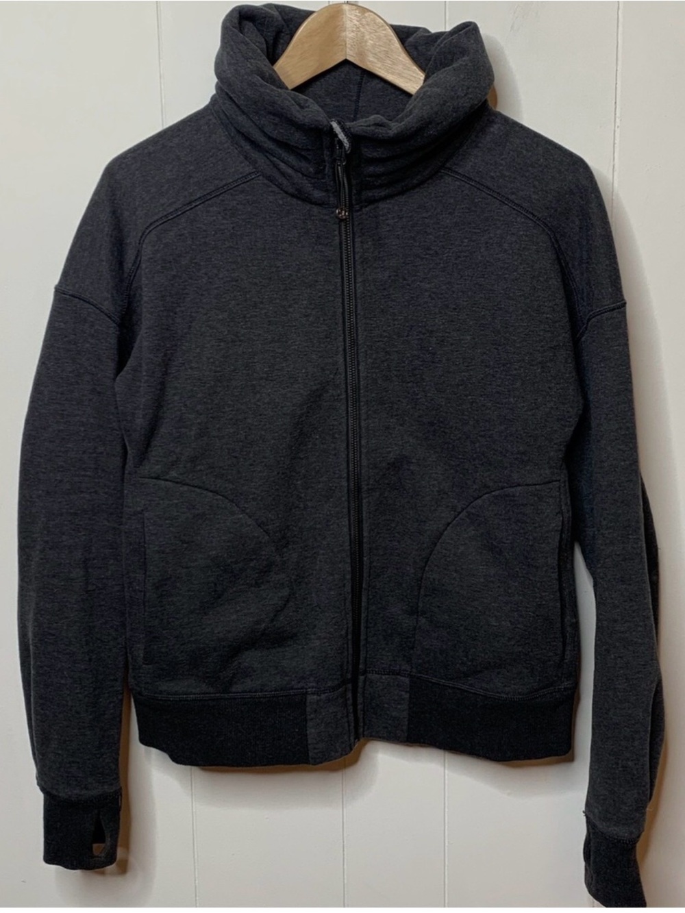 Lululemon Jacket Women’s Hug it Out Fleece Lined Zip Up Dark Charcoal Gray sz 6